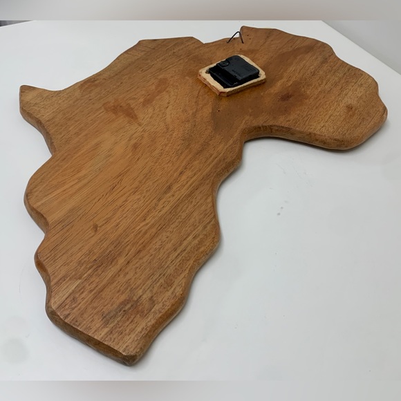 Mid Century Vintage Large Artisan Hand Crafted Wooden Quartz AFRICA Wall Clock - Picture 11 of 16